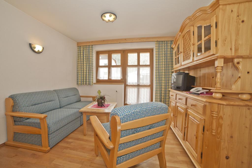 Apartamento Chasa Per La Punt Galtür Habitación foto